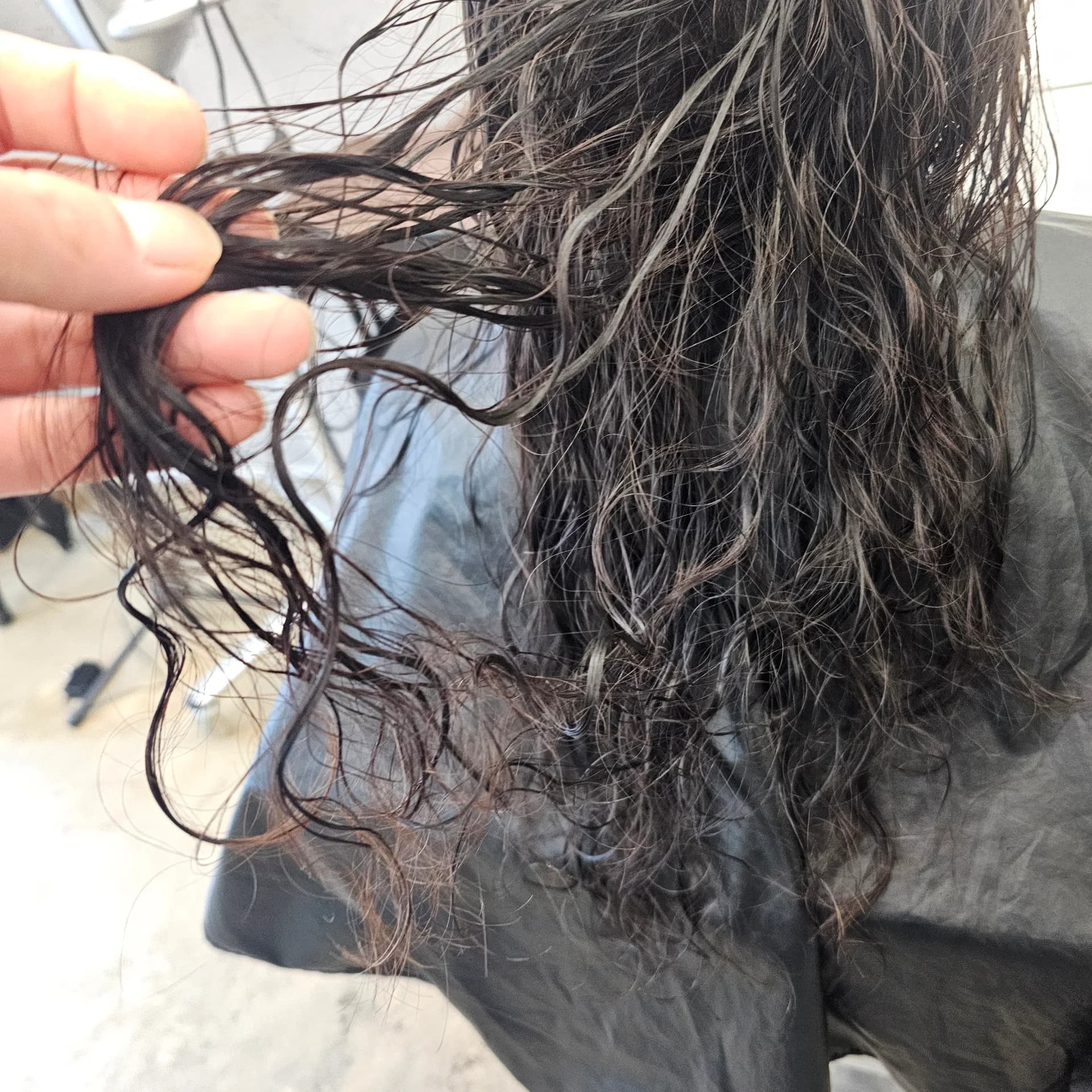 안양 복구펌으로 경험한 상한머리 전문 리턴헤어의 매직